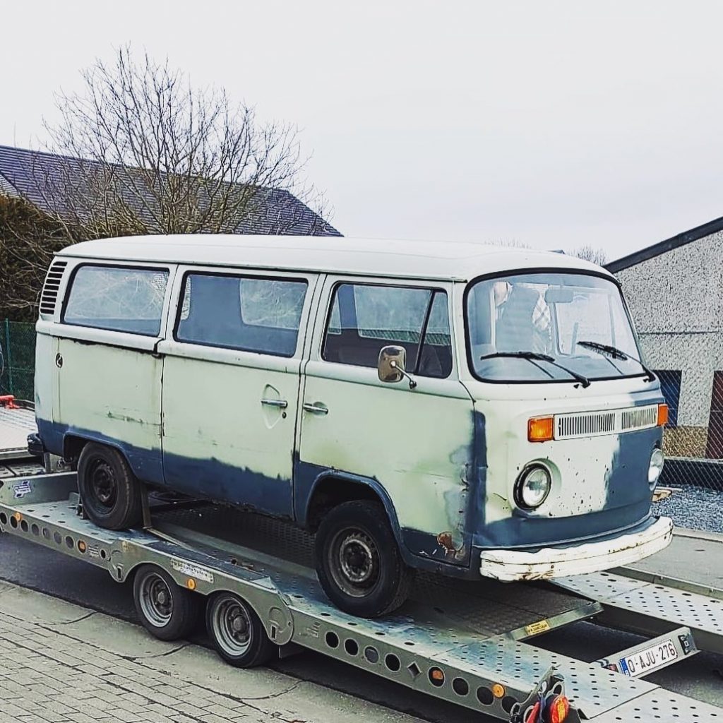 Restauration d’un Combi VW vintage transformé en Labo Van